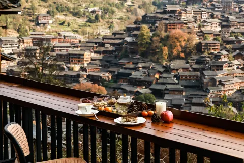 Xijiang Sanchunli Zhong Panorama Meisu