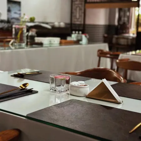 Linhan Yaji Resort Hotel (Jianshui Ancient City East Gate) Отели в г. Цзяньшуй
