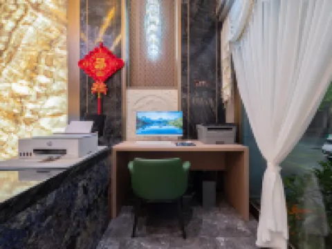 Chuxiong Xike Hotel (Yiren Ancient Town) Hotels in Chuxiong City