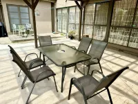 Four Season Home Hotel a 