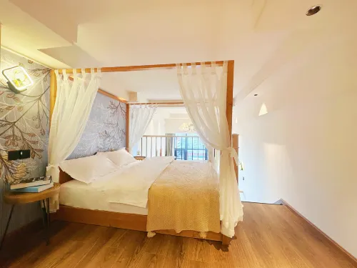 Yijiu Apartment (Kunming Railway Station Shuangqiao Night Market Style Street) - Badekar
