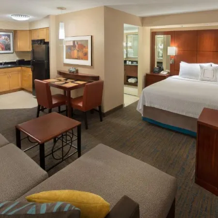 Residence Inn by Marriott Toronto Downtown / Entertainment District Отели рядом с достопримечательностью «Арена «Скоушабэнк»»