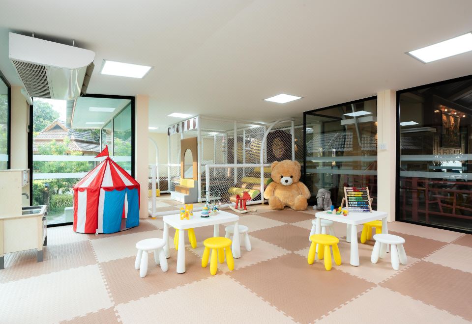 파라다이스 힐 리모델링 후 수영장