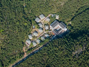 Qianna Guanshan Hot Spring Resort Hotel