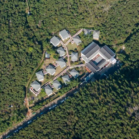 Qianna Guanshan Hot Spring Resort Hotel