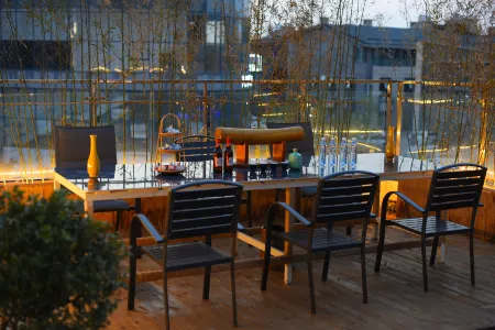 Shangshanruoshui Hotel Отели рядом с достопримечательностью «Haishi Park»