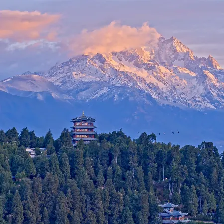 Shannian·Guanxueshan|Linggansen Oxygenholiday villa (Lijiang Ancient City Dashuiche Store)
