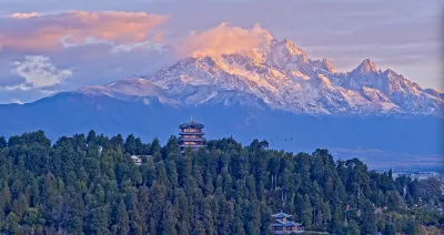 山念·觀雪山|聆感森氧holiday villa（麗江古城大水車店） 鄰近麗江古城獅子山觀景台的酒店