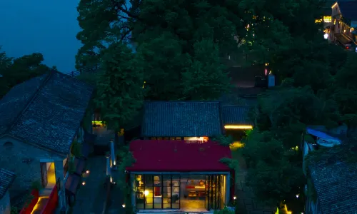 Seclusive Life In Landscape