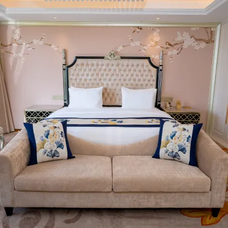 Peace International Hotel