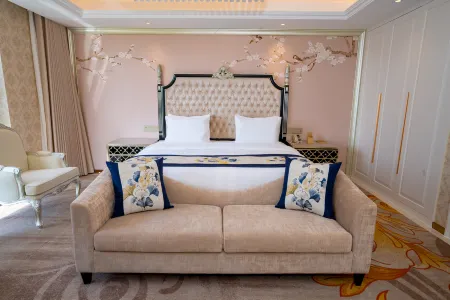 Peace International Hotel Отели рядом с достопримечательностью «Langfang Polytechnic Institute (Xinyuan Road)»