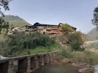 Chishuimu Elegant Restaurant Diaojiaolou Inn