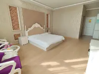 Qitai Shuiyun Tiancheng Theme Hotel