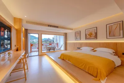 Yishuiju River View Homestay (Zhenyuan Gucheng)