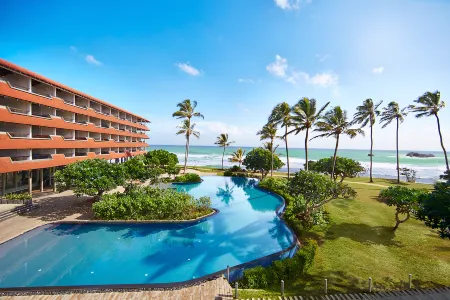 Hikka Tranz by Cinnamon Отели рядом со станцией Hikkaduwa Railway Station