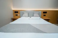 Dongfeng Boutique Hotel (Ningling Bus Station) Hotels in Ningling