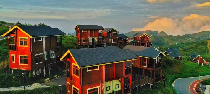 “Bamian Mountain Cloud Top Cottage” โรงแรมในหลงฉาน