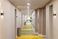 Huaren Yiju Cloud Hotel (Yiyang Guomao Building Branch) Hôtels à : Yiyang