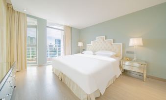 Hiyet Oriental Hotel(Xingzhong Square Huafa commercial store)