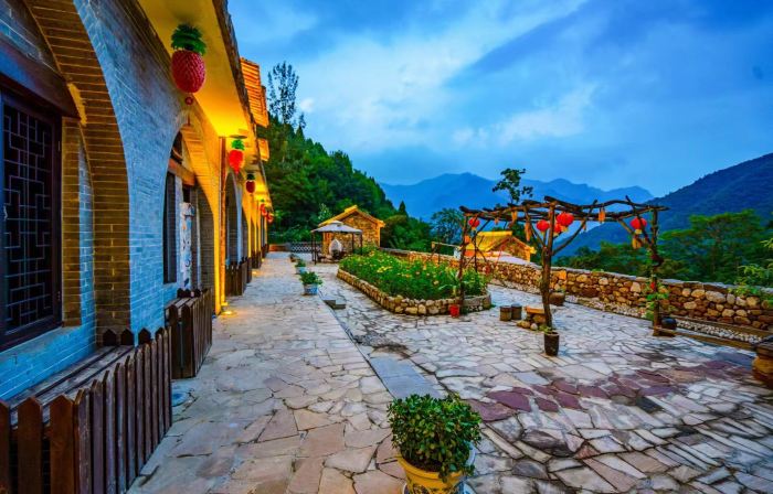 Mount Yunqiu Yaodong Courtyard