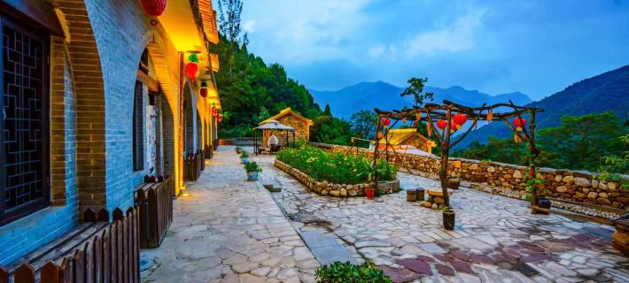 Mount Yunqiu Yaodong Courtyard Hotels in Xiangning