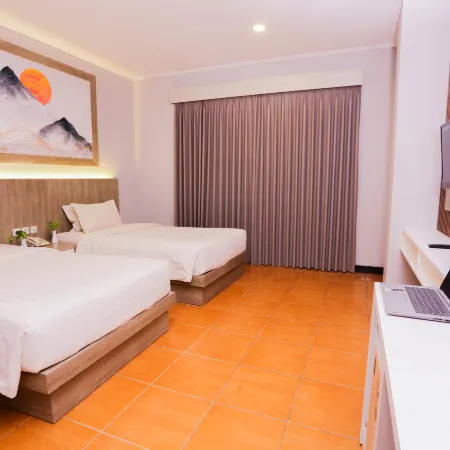 Front One HK Resort Simpang Lima Semarang