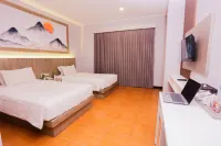 Front One HK Resort Simpang Lima Semarang Hotels in Gajahmungkur