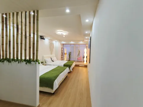 Dushi Yuechao Electronic Game Themed Homestay (Zhong Yang Street Saint Sophia Cathedral)