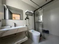 Wuyuan Ink-wash River Residence · Yilv Sunshine Fishing Homestay (Baoyu Tower Branch)