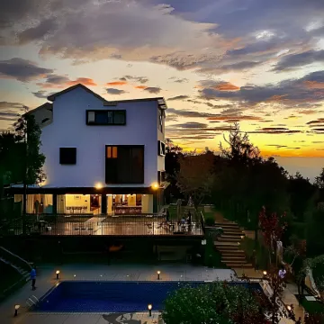 Ling Li Mu Li Holiday Hotel