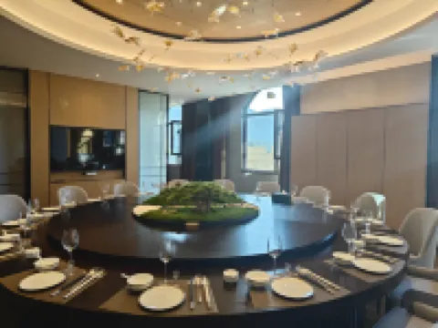 Danfeng Dongfeng Winery Hotel