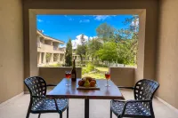 Folies  Corfu Hotel Apartments - parcheggio