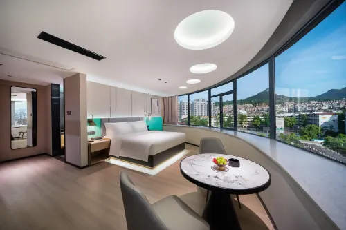 Ezzi Hotel (Lianzhou Panyu Road Branch) - موقف سيارات