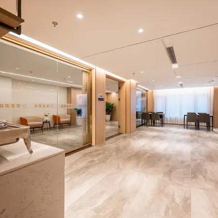 Wanda Yue Hotel (Pingtan Station Night Market, Longwangtou Beach)