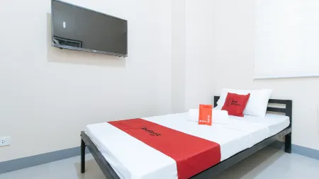 RedDoorz Plus @ Torre de Manuel Residences 1
