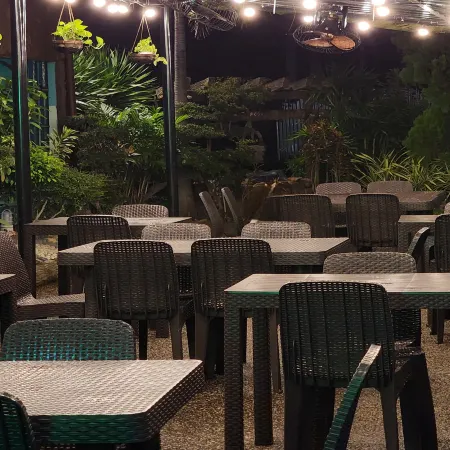 Green Meadows Hotel & Restaurant