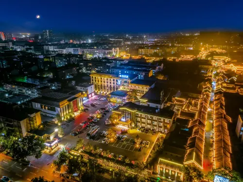 Zhouchun Hotel