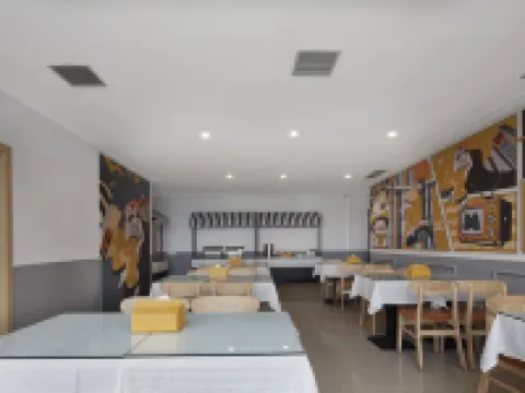 Mcsrh Hotel (Chengdu Chunxi Road Taikoo Li Branch) Hotel di Chengdu