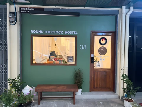 รูปภาพของRound The Clock Hostel