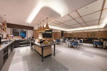 INZONE FREEDOM HOTEL Отели рядом с достопримечательностью «Heze University North Campus»