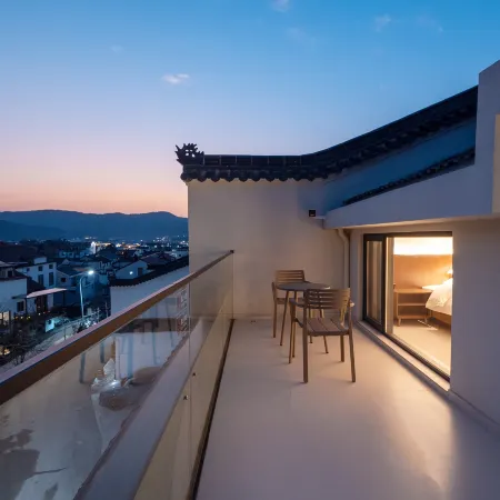 Chunsanyue Homestay (Jiuhuashan Tourist Service Center)