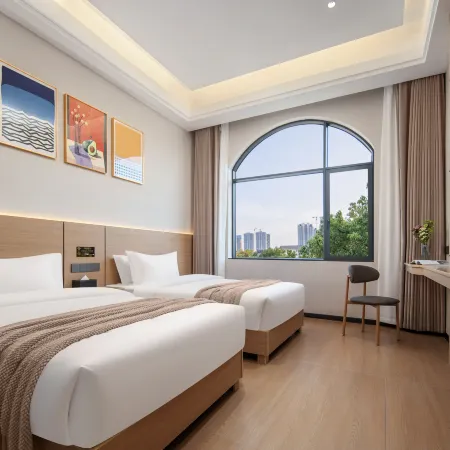 Hotels in Yue
