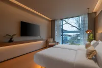 Wudang Mountain Tai Chi Guanyi Hot Spring Resort - Pet friendly