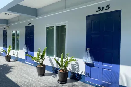 Baan Nuk Anong Отели рядом с достопримечательностью «Ramkhamhaeng University Chiang Rai Campus in Honour of Honour of His Majesty the King»