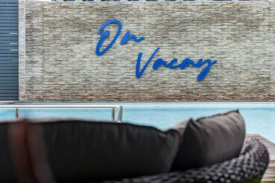 Outdoor Swimming Pool Empress Pattaya Hotel Photo