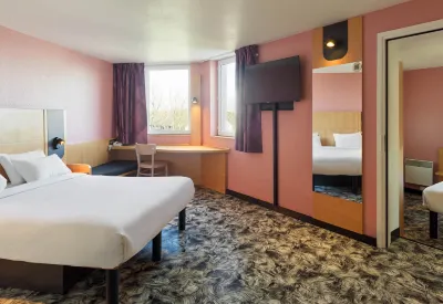 B&B Hotel Orly Rungis Aéroport 3 étoiles Hotels near Lucien Grelinger Stadium