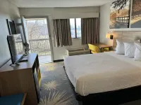 Days Inn by Wyndham Cloverdale Greencastle فنادق في Greencastle