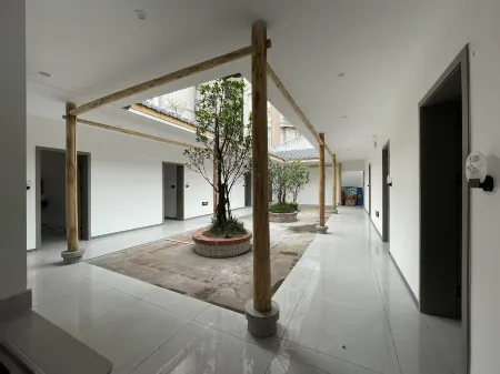 Luxian Shanshui Shuxiang Hotel