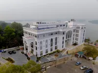 Belliss Hotel & Spa Hotels near Dai Lai Star Golf & Country Club