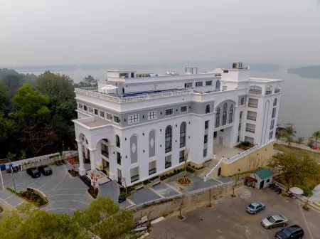 Belliss Hotel & Spa Отели рядом с достопримечательностью «Khu nghỉ dưỡng»